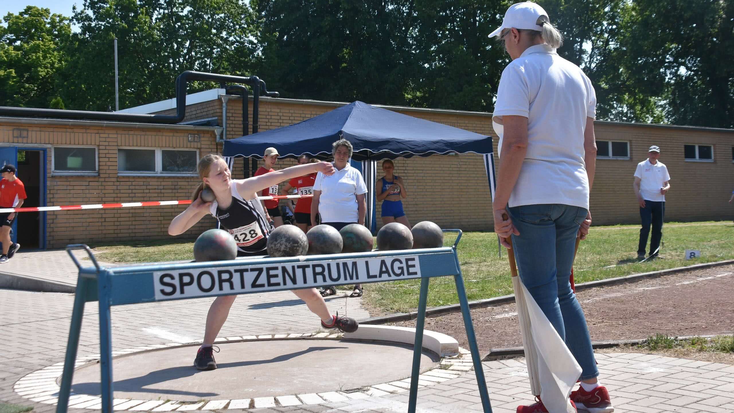 Jugend und Masters streiten in Lage um Mannschaftstitel Fußball und