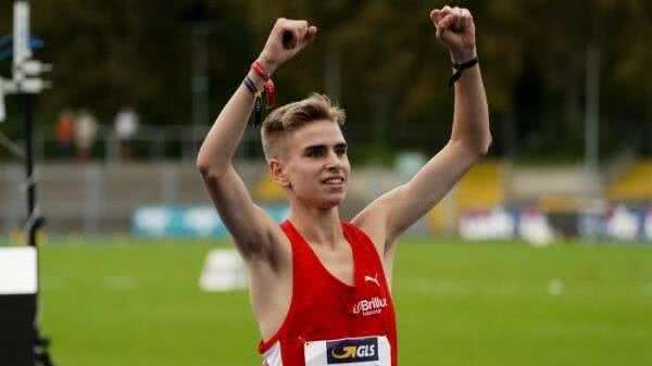 Silas Zahlten läuft Westfalenrekord über fünf Kilometer Fußball und