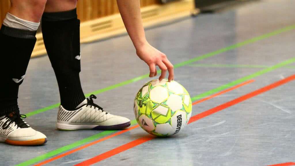 Futsal Feature Kick in