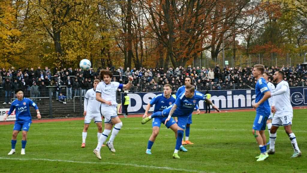 Krombacher Westfalenpokal: Westfalia Herne gegen Arminia Bielefeld