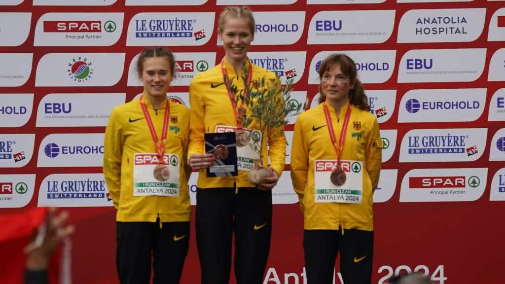 Deutsches Team beim Cross-DM auf dem Podium