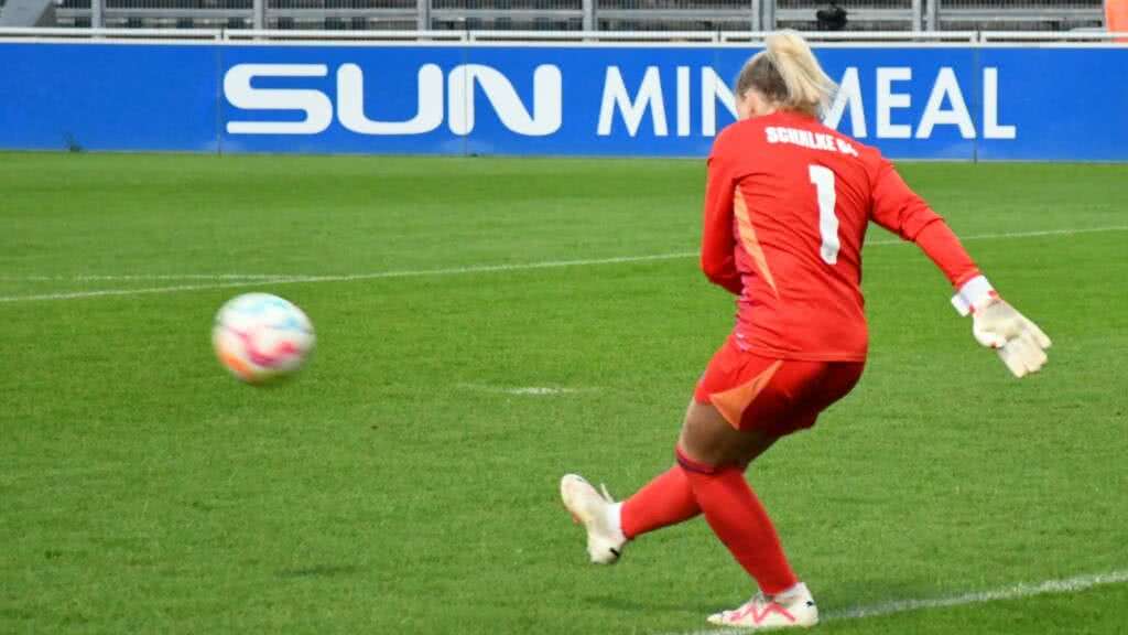 Frauen Schalke 04 Abstoß