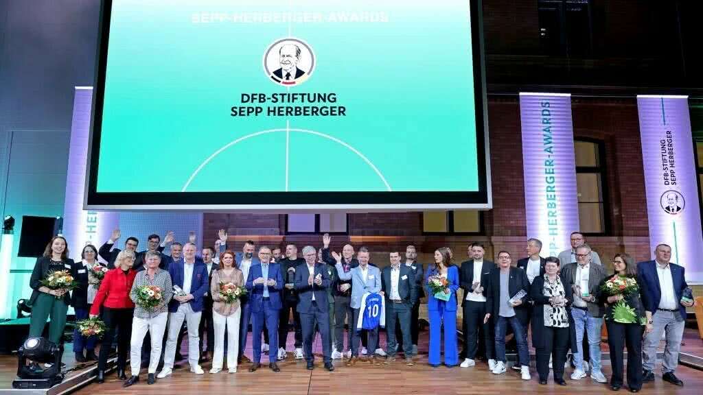 Jetzt bewerben um die Sepp-Herberger-Awards 2026