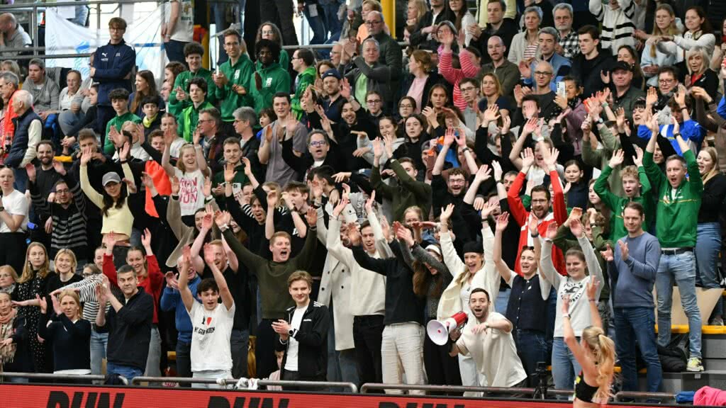Stimmungsblock bei der Hallen-DM in Dortmund